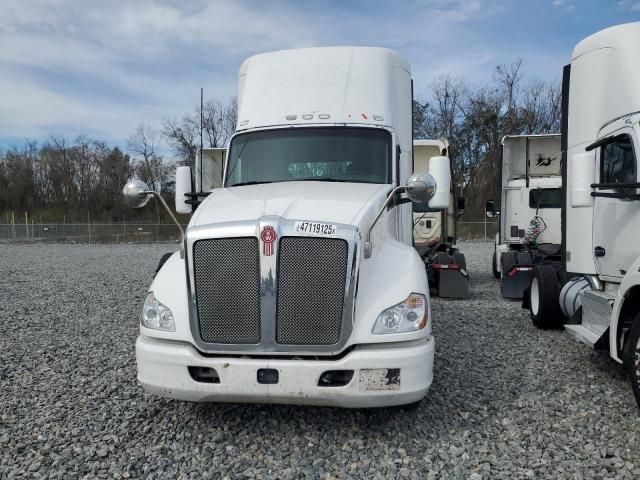 2014 Kenworth Construction T680