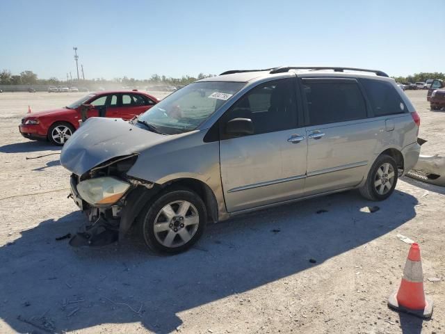 2009 Toyota Sienna CE