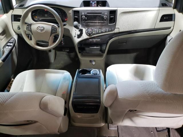 2013 Toyota Sienna LE