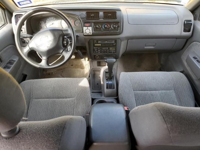 2000 Nissan Frontier Crew Cab XE