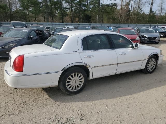 2005 Lincoln Town Car Signature