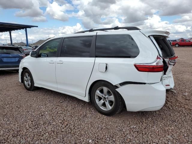 2018 Toyota Sienna LE