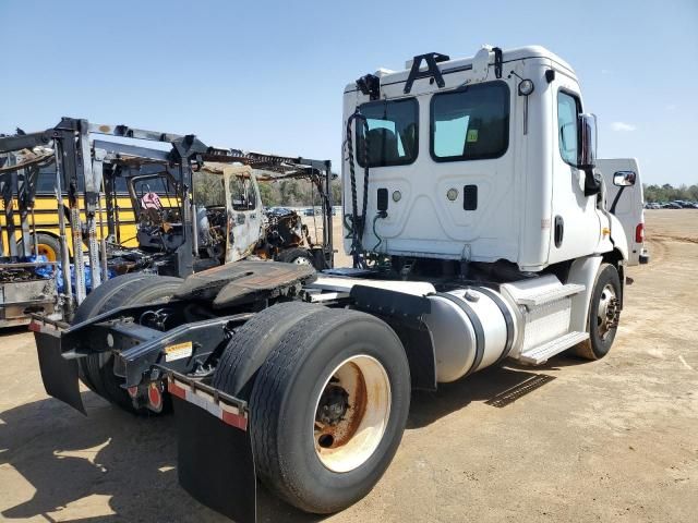 2015 Freightliner Cascadia 113