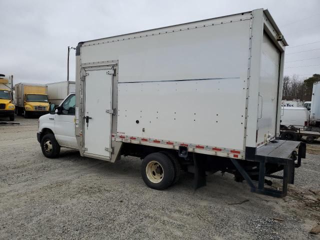 2021 Ford Econoline E350 Super Duty Cutaway Van