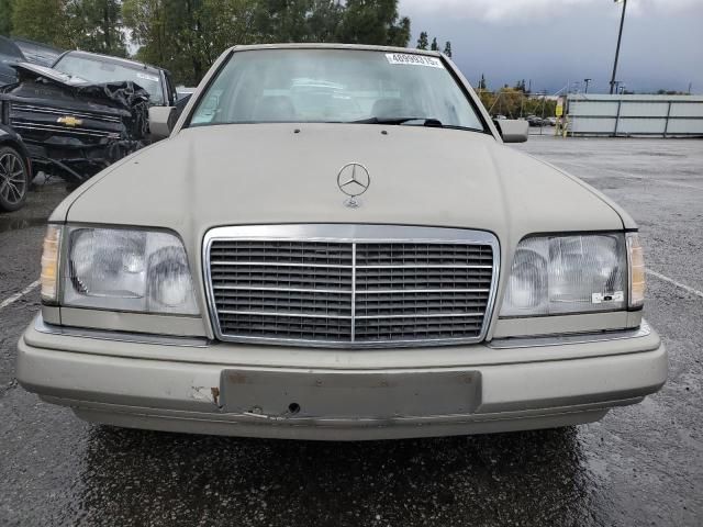 1995 Mercedes-Benz E 320 Base