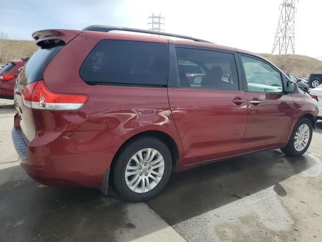 2013 Toyota Sienna XLE