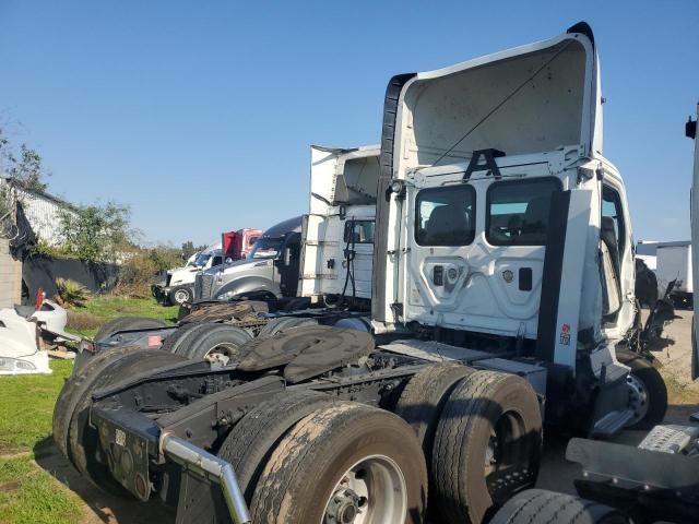 2015 Freightliner Cascadia 125