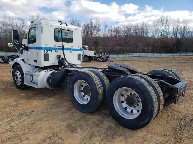 2015 Peterbilt 567