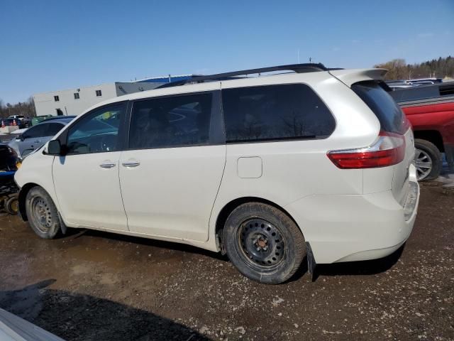 2017 Toyota Sienna XLE