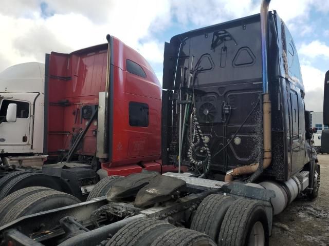 2011 Freightliner Cascadia 125 Semi Truck