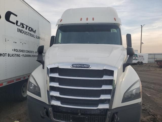 2020 Freightliner Cascadia 126