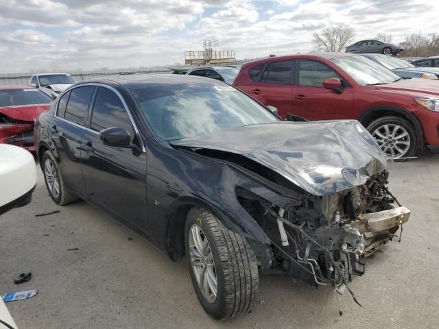 2015 Infiniti Q40