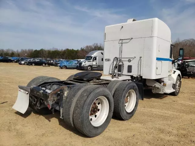 2015 Peterbilt 579