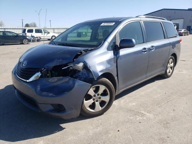 2013 Toyota Sienna LE