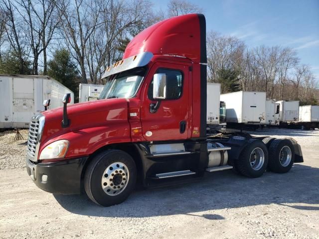 2017 Freightliner Cascadia 125 Semi Truck