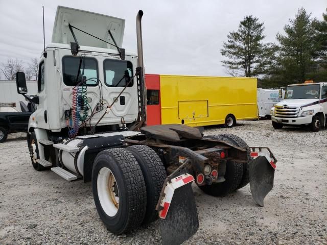 2015 Freightliner Cascadia 113