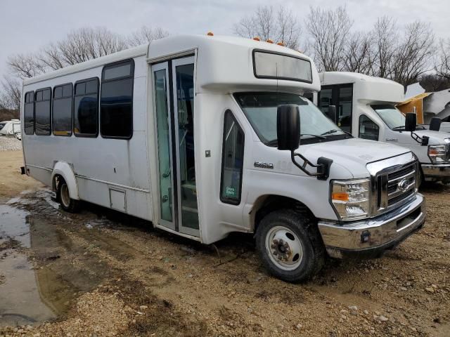 2017 Ford Econoline E450 Super Duty Cutaway Van