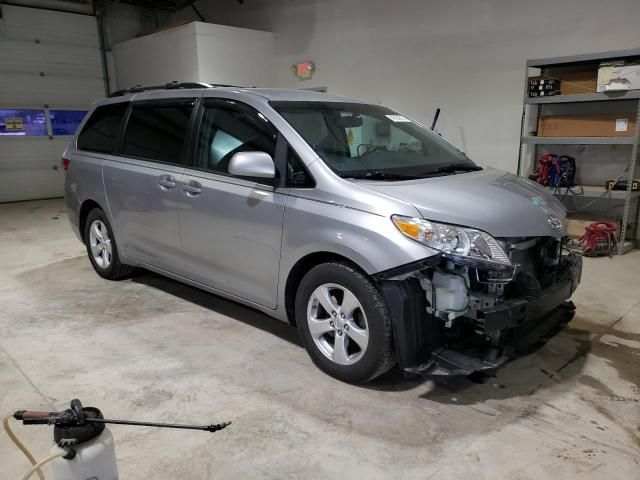 2017 Toyota Sienna LE