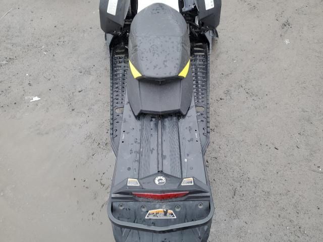 2016 Skidoo 2016 Skidoo REV