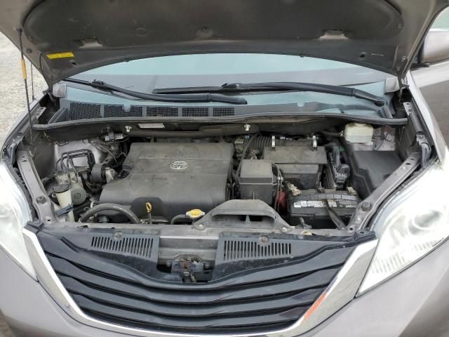 2013 Toyota Sienna LE