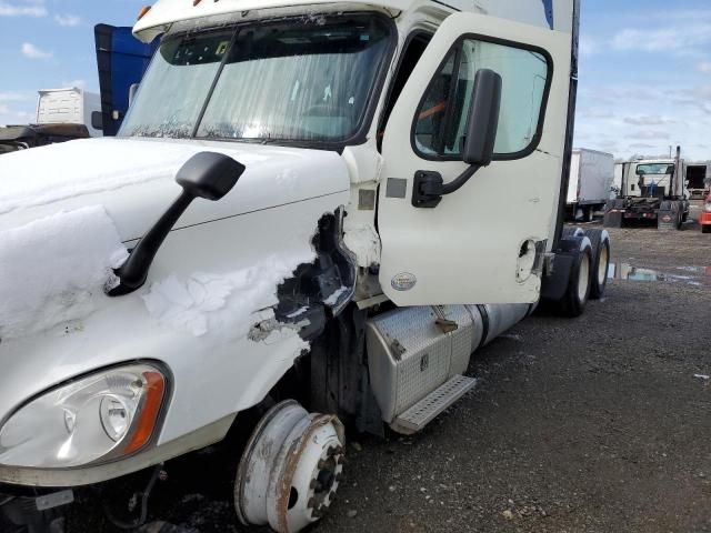 2018 Freightliner Cascadia 125 Semi Truck