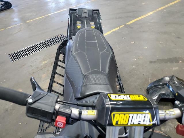 2019 Polaris Switchback