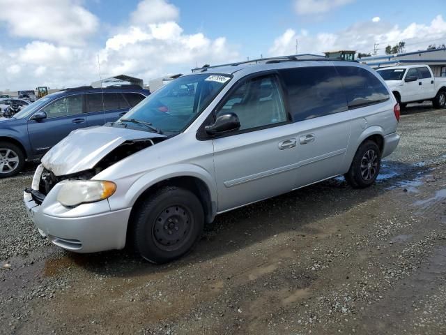 2006 Chrysler Town & Country LX