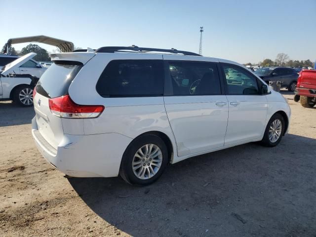 2013 Toyota Sienna XLE