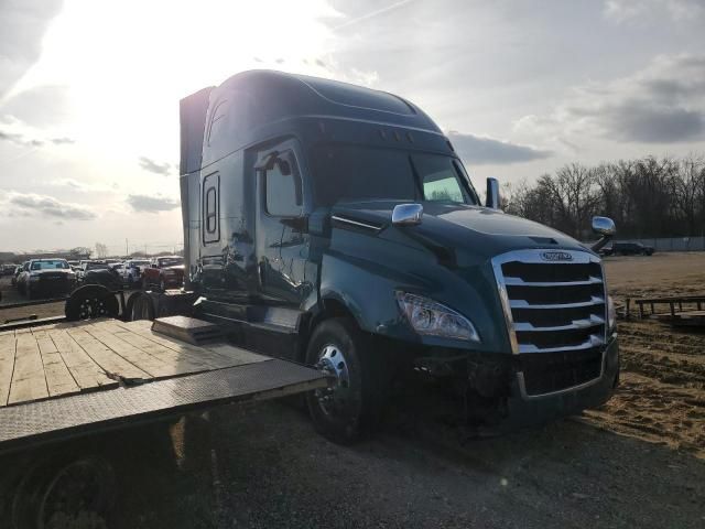 2019 Freightliner Cascadia 126