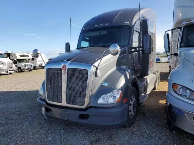 2018 Kenworth T680 Semi Truck