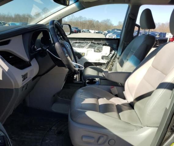 2016 Toyota Sienna XLE