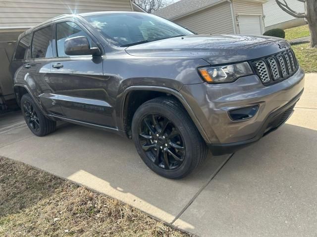 2020 Jeep Grand Cherokee Laredo