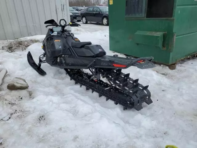 2024 Skidoo 2024 Skidoo Snowbmobil