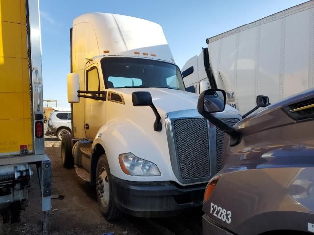 2016 Kenworth T680 Semi Truck