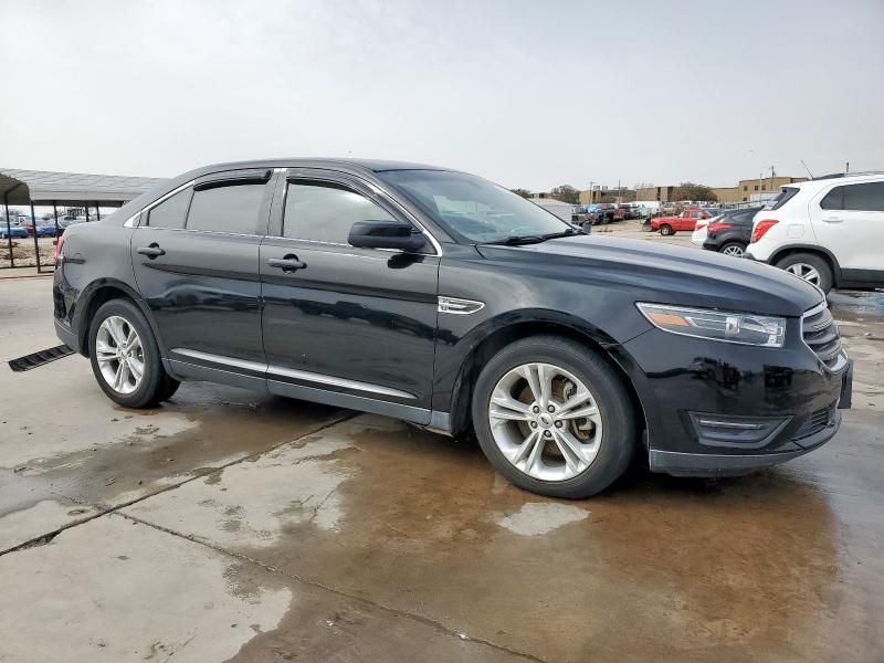 2018 Ford Taurus SEL