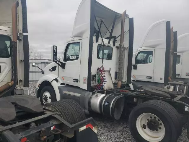 2016 Peterbilt 579