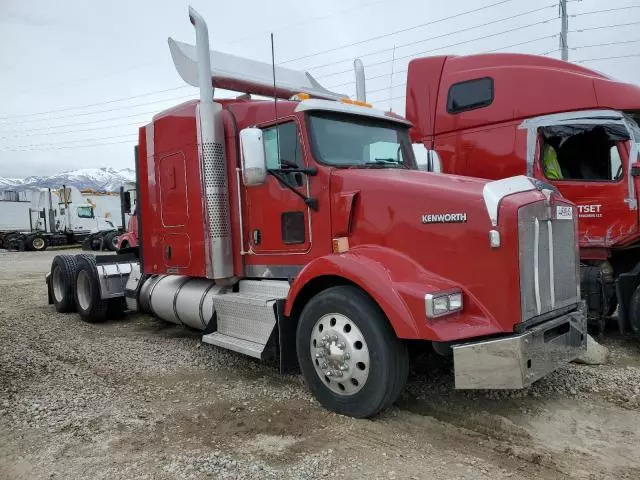 2012 Kenworth Construction T800