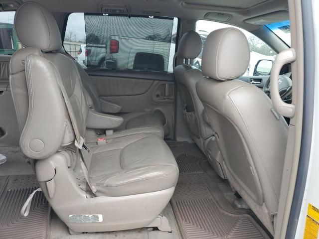 2005 Toyota Sienna XLE