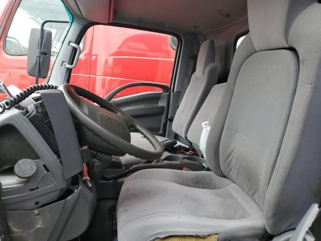 2019 Isuzu NRR BOX Truck