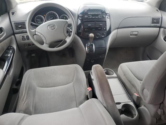 2005 Toyota Sienna CE