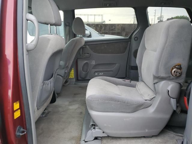 2009 Toyota Sienna CE