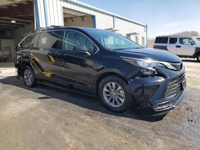 2024 Toyota Sienna LE