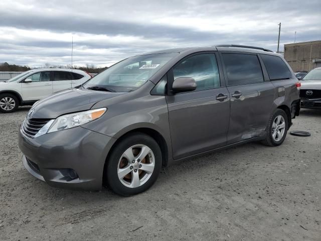 2013 Toyota Sienna LE