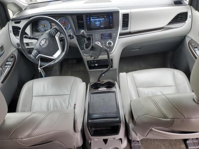 2017 Toyota Sienna XLE