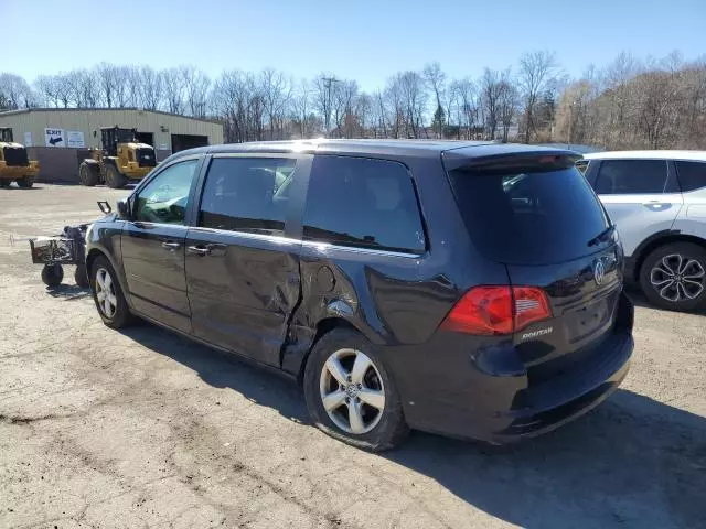 2010 Volkswagen Routan SE