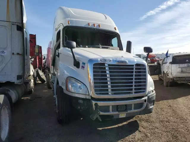 2018 Freightliner Cascadia 125 Semi Truck