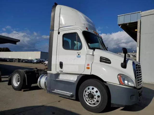 2014 Freightliner Cascadia Truck Cab AND Chassis