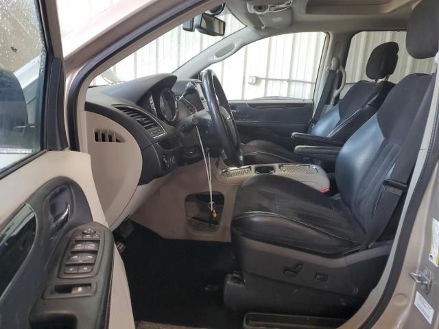 2014 Chrysler Town & Country Touring L