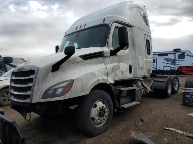 2020 Freightliner Cascadia 123 Semi Truck