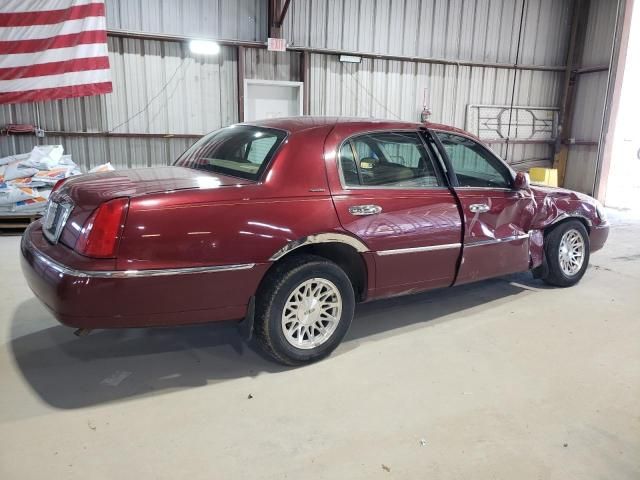 1999 Lincoln Town Car Signature